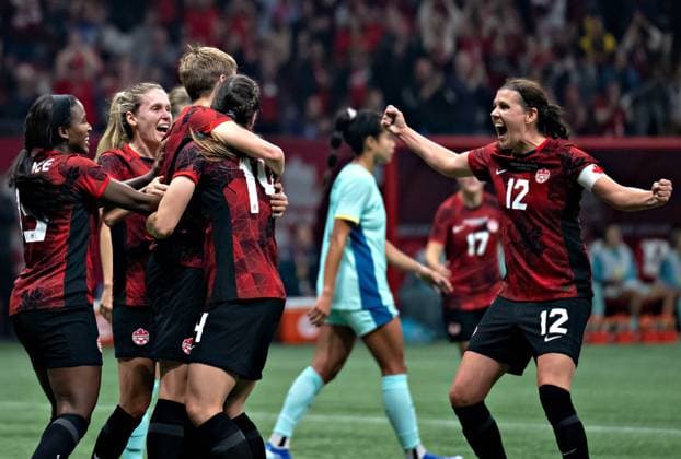 (231206) -- VANCOUVER, Dec. 6, 2023 -- Players of Canada celebrate a goal during a women s International Friendly, Länderspiel, Nationalmannschaft football match between Canada and Australia in Vancouver, Canada, Dec. 5, 2023. (Photo by Xinhua) (SP)CANADA-VANCOUVER-FOOTBALL-WOMEN-FRIENDLY-CANADA VS AUSTRALIA AndrewxSoong 