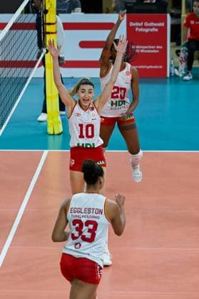 06 12 2023, Volleyball, Women, CEV Volleyball Challenge Cup, Round of 16 2023 2024 VC Wiesbaden Germany Galatasaray Daikin Istanbul Turkey Middle blocker Aycin Akyol 10 Istanbul is happy after a point Wiesbaden Sporthalle am Platz der Deutschen Hessen Germany
