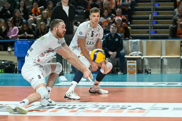 Berlin, Germany 06 December 2023 DVV Cup 1 2 Final 2023 2024 Berlin Recycling Volleys vs SVG Lüneburg In the picture Jesse Elser SVG Lüneburg receiving the ball Copyright: xFotostandx xReuhlx