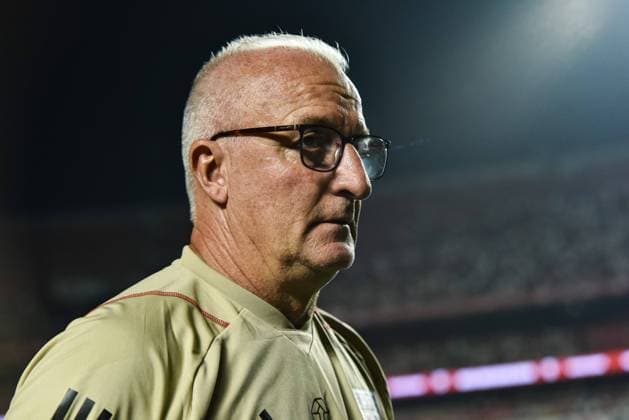 São Paulo x Flamengo SÃO PAULO, SP - 06.12.2023: SÃO PAULO X FLAMENGO - Dorival Júnior, SPFC Coach, during the match between São Paulo x Flamengo, valid for the 38th round of the 2023 Brazilian Championship, this Wednesday, (6) at Morumbi Stadium, SP. (Photo: Roberto Casimiro Fotoarena) x2469547x  RobertoxCasimiro