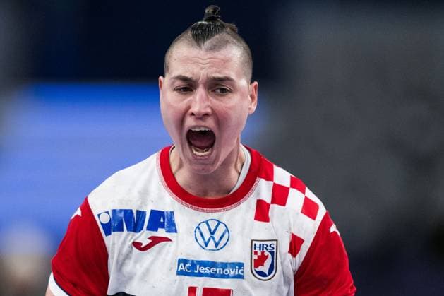 231207 Katarina Jezic of Croatia celebrates during the IHF Women?s World Championship handball match between Montenegro and Croatia on December 7, 2023 in Gothenburg Photo Mathias Bergeld BILDBYRAN kod MB MB0799 handball handboll handball handball handball bbeng vm handball vm handbolls vm ihf handball world championship world handball championship 2023 world championship 2023 montenegro croatia 9 dam bbeng kvinner women jubel  Copyright: MATHIASxBERGELD BB231207MB023
