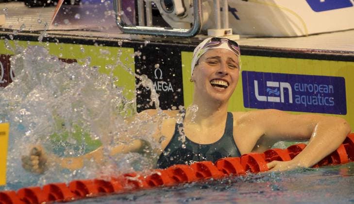 Sport Themen der Woche KW49 Sport Bilder des Tages 07.12.2023 Otopeni(Romania) European Short Course Swimming Championships women s 200m butterfly final Angelina Köhler Koehler Germany celebrate victory :