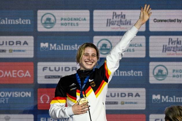 Bilder des Jahres 2023, Sport 12 Dezember Sport Themen der Woche KW49 Sport Bilder des Tages Angelina Kohler of Germany celebrates after winning the gold medal in the 200m Butterfly Women Final during the European Short Course Swimming Championships at Complex Olimpic de NataÈ›ie Otopeni in Otopeni (Romania), December 7th, 2023. AndreaxStaccioli