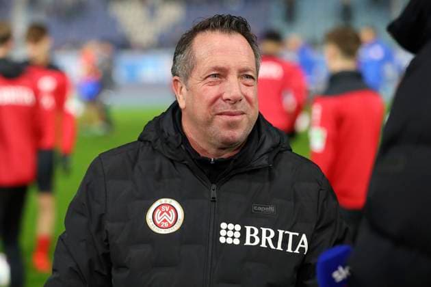 08 12 2023, xavx, Soccer 2 Bundesliga, SV Wehen Wiesbaden Eintracht Braunschweig emspor, v l Coach Markus Kauczinski SV Wehen Wiesbaden DFL DFB REGULATIONS PROHIBIT ANY USE OF PHOTOGRAPHS as IMAGE SEQUENCES and or QUASI VIDEO Wiesbaden