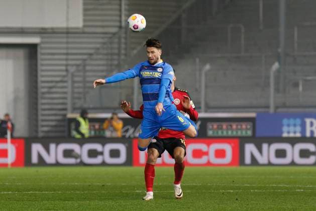 08 12 2023, xavx, Soccer 2 Bundesliga, SV Wehen Wiesbaden Eintracht Braunschweig emspor, v l Ermin Bicakcic Eintracht Braunschweig DFL DFB REGULATIONS PROHIBIT ANY USE OF PHOTOGRAPHS as IMAGE SEQUENCES and or QUASI VIDEO Wiesbaden