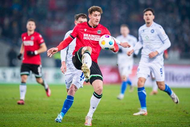 08 12 2023 Soccer, 2023 2024, 2 Bundesliga, 16 Matchday, Hannover 96 Karlsruher SC Phil Neumann Hannover DFL REGULATIONS PROHIBIT ANY USE OF PHOTOGRAPHS AS IMAGE SEQUENCES AND OR QUASI VIDEO Hannover Lower Saxony Germany Heinz von Heiden Arena