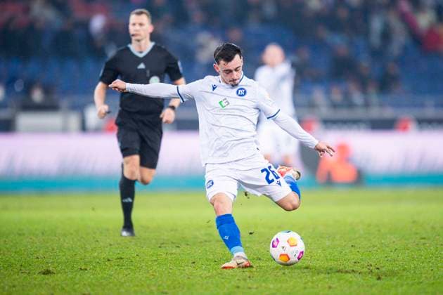 08 12 2023 Soccer, 2023 2024, 2 Bundesliga, 16 Matchday, Hannover 96 Karlsruher SC Paul Nebel Karlsruhe DFL REGULATIONS PROHIBIT ANY USE OF PHOTOGRAPHS AS IMAGE SEQUENCES AND OR QUASI VIDEO Hannover Lower Saxony Germany Heinz von Heiden Arena