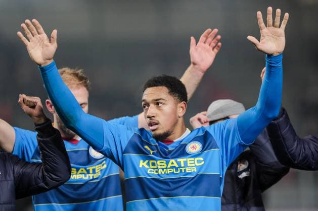 Anton Donkor Eintracht Braunschweig 19 is happy about victory, GER, SV Wehen Wiesbaden vs Eintracht Braunschweig, Football, 2 Bundesliga, Matchday 16, Season 2023 2024, 08 12 2023 DFL REGULATIONS PROHIBIT ANY USE OF PHOTOGRAPHS AS IMAGE SEQUENCES AND OR QUASI VIDEO GER, SV Wehen Wiesbaden vs Eintracht Braunschweig, Football, 2 Bundesliga, Matchday 16, Season 2023 2024, 08 12 2023 Wiesbaden Copyright: xEibner-Pressefoto FlorianxWieganx EP_FWD