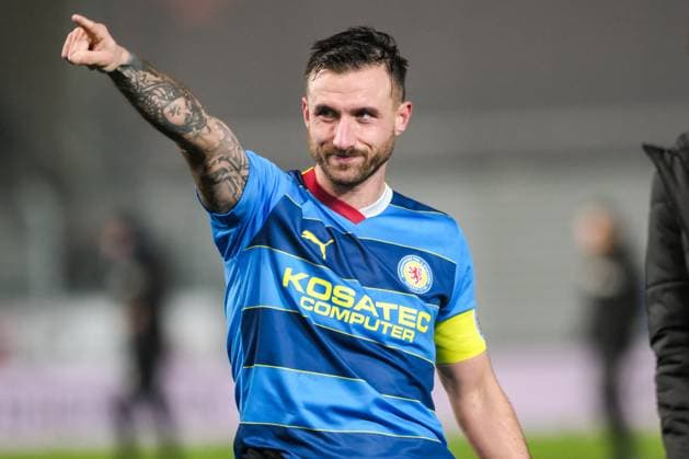 Robin Krausse Eintracht Braunschweig, 39 is happy about victory, GER, SV Wehen Wiesbaden vs Eintracht Braunschweig, Football, 2 Bundesliga, Matchday 16, Season 2023 2024, 08 12 2023 DFL REGULATES PROHIBIT ANY USE OF PHOTOGRAPHS AS IMAGE SEQUENCES AND OR QUASI VIDEO GER, SV Wehen Wiesbaden vs Eintracht Braunschweig, Football, 2 Bundesliga, Matchday 16, Season 2023 2024, 08 12 2023 Wiesbaden Copyright: xEibner-Pressefoto FlorianxWieganx EP_FWD