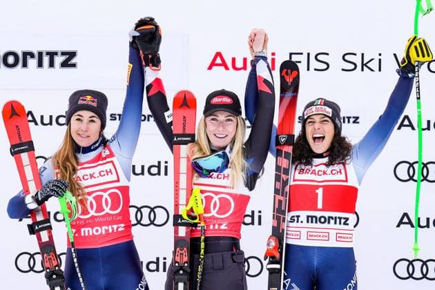 Bilder des Jahres 2023, Sport 12 Dezember Sport Themen der Woche KW49 Sport Bilder des Tages ALPINE SKIING - FIS WC St. Moritz SANKT MORITZ,SWITZERLAND,09.DEC.23 - ALPINE SKIING - FIS World Cup, downhill, ladies, award ceremony. Image shows the rejoicing of Sofia Goggia (ITA), Mikaela Shiffrin (USA) and Federica Brignone (ITA).  +03771725 1+