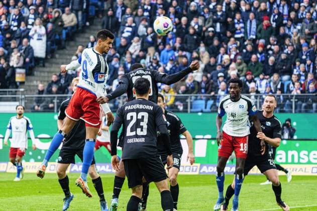 Goal shot Goal chance by header Robert Glatzel Hamburger SV, 09 GER, Hamburger SV vs SC Paderborn 07, Football, 2 Bundesliga, Matchday 16, Season 2023 2024, 09 12 2023 DFL REGULATIONS PROHIBIT ANY USE OF PHOTOGRAPHS AS IMAGE SEQUENCES AND OR QUASI VIDEO GER, Hamburger SV vs SC Paderborn 07, Football, 2 Bundesliga, Matchday 16, Season 2023 2024, 09 12 2023 Hamburg Copyright: xEibner-Pressefoto MarcelxvonxFehrnx EP_MFN