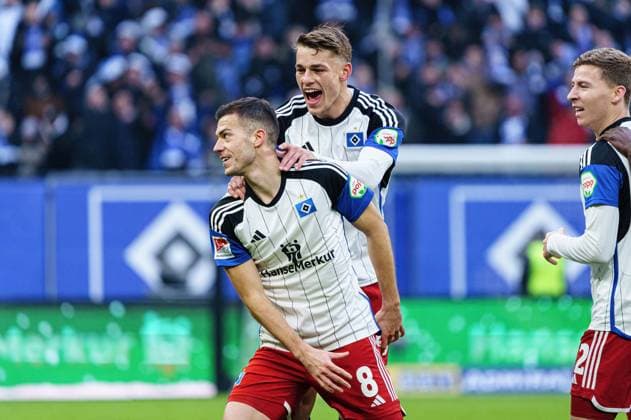 Goal celebration Hamburger SV after goal for 1 0 Laszlo Benes Hamburger SV, 08 GER, Hamburger SV vs SC Paderborn 07, Football, 2 Bundesliga, Matchday 16, Season 2023 2024, 09 12 2023 DFL REGULATIONS PROHIBIT ANY USE OF PHOTOGRAPHS AS IMAGE SEQUENCES AND OR QUASI VIDEO GER, Hamburger SV vs SC Paderborn 07, Football, 2 Bundesliga, Matchday 16, Season 2023 2024, 09 12 2023 Hamburg Copyright: xEibner-Pressefoto MarcelxvonxFehrnx EP_MFN