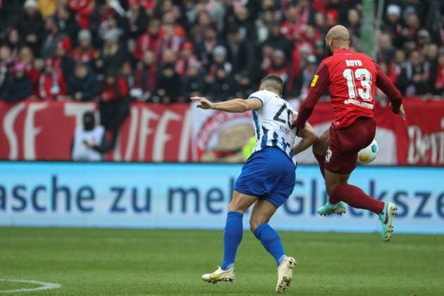 09 12 2023, xusrbx, Soccer 2 Bundesliga, 1 FC Kaiserslautern Hertha BSC Berlin emspor, v l Marc Oliver Kempf Herta BSC, 20 , Terrence Boyd 1 FC Kaiserslautern, 13 , DFL DFB REGULATIONS PROHIBIT ANY USE OF PHOTOGRAPHS as IMAGE SEQUENCES and or QUASI VIDEO Kaiserslautern