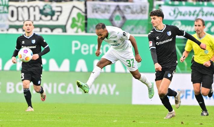 09 12 2023 Soccer Season 2023 2024 2 Soccer Bundesliga 16 Matchday SpVgg Greuther Fürth Kleeblatt 1 FC Magdeburg FCM Sportfoto Zink xwoxzix DFL regulations prohibit any use of photographs as image sequences and or quasi video only for editorial use Julian Green 37, SpVgg Greuther Fürth Daniel Elfadli 6, FC Magdeburg