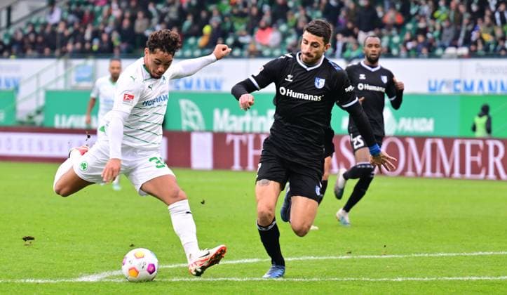 09 12 2023 Soccer Season 2023 2024 2 Soccer Bundesliga 16 Matchday SpVgg Greuther Fürth Kleeblatt 1 FC Magdeburg FCM Sportfoto Zink xwoxzix DFL regulations prohibit any use of photographs as image sequences and or quasi video only for editorial use Armindo Sieb 30, SpVgg Greuther Fürth Cristiano Piccini 2, 1 FC Magdeburg