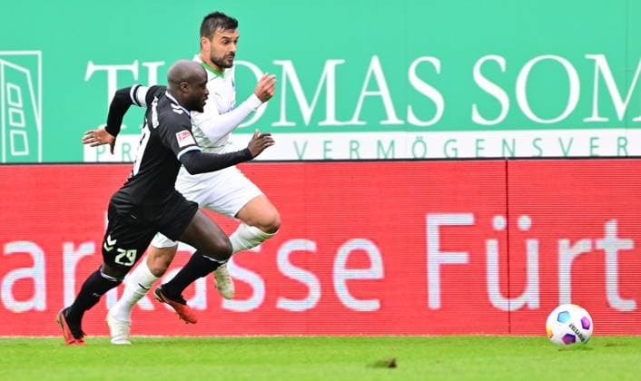 09 12 2023 Soccer Season 2023 2024 2 Soccer Bundesliga 16 Matchday SpVgg Greuther Fürth Kleeblatt 1 FC Magdeburg FCM Sportfoto Zink xwoxzix DFL regulations prohibit any use of photographs as image sequences and or quasi video only for editorial use Amara Conde 29, FC Magdeburg Oussama Haddadi 5, SpVgg Greuther Fürth