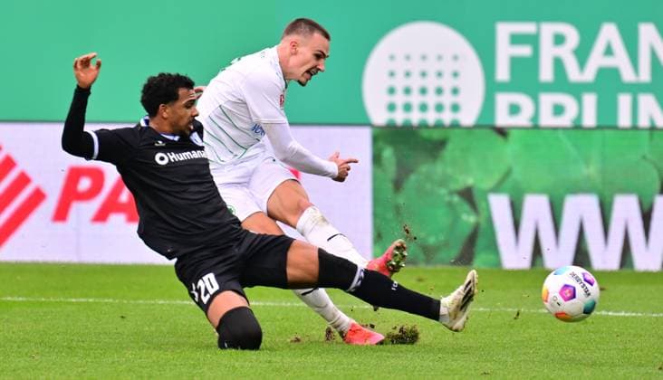 09 12 2023 Soccer Season 2023 2024 2 Soccer Bundesliga 16 Matchday SpVgg Greuther Fürth Kleeblatt 1 FC Magdeburg FCM Sportfoto Zink xwoxzix DFL regulations prohibit any use of photographs as image sequences and or quasi video only for editorial use Xavier Amaechi 20, FC Magdeburg Tim Lemperle 19, SpVgg Greuther Fürth
