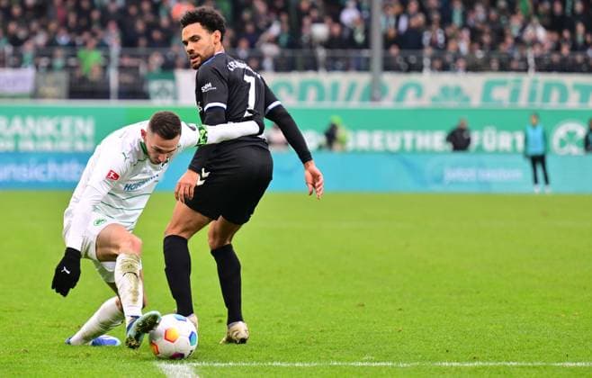 09 12 2023 Soccer Season 2023 2024 2 Soccer Bundesliga 16 Matchday SpVgg Greuther Fürth Kleeblatt 1 FC Magdeburg FCM Sportfoto Zink xwoxzix DFL regulations prohibit any use of photographs as image sequences and or quasi video only for editorial use Branimir Hrgota 10 SpVgg Greuther Fürth Herbert Bockhorn 7, FC Magdeburg