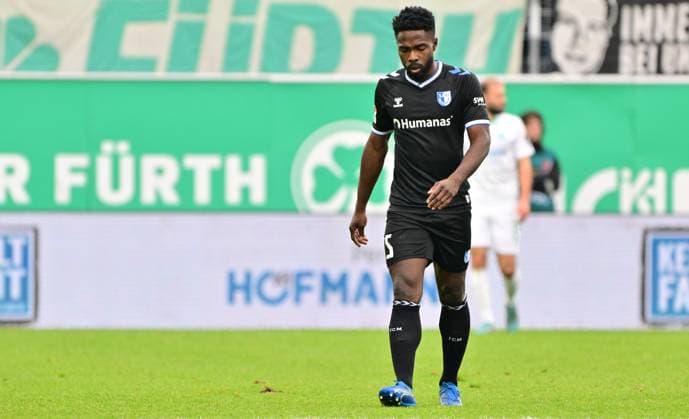 09 12 2023 Soccer Season 2023 2024 2 Soccer Bundesliga 16 Matchday SpVgg Greuther Fürth Kleeblatt 1 FC Magdeburg FCM Sportfoto Zink xwoxzix DFL regulations prohibit any use of photographs as image sequences and or quasi video only for editorial use Daniel Heber 15, 1 FC Magdeburg disappointed disappointment