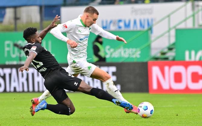 09 12 2023 Soccer Season 2023 2024 2 Soccer Bundesliga 16 Matchday SpVgg Greuther Fürth Kleeblatt 1 FC Magdeburg FCM Sportfoto Zink xwoxzix DFL regulations prohibit any use of photographs as image sequences and or quasi video only for editorial use Daniel Heber 15, 1 FC Magdeburg Tim Lemperle 19, SpVgg Greuther Fürth