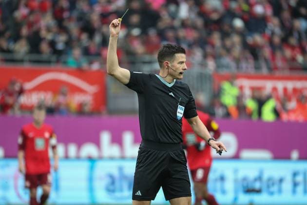 09 12 2023, xusrbx, Soccer 2 Bundesliga, 1 FC Kaiserslautern Hertha BSC Berlin emspor, Harm Osmers Referee , DFL DFB REGULATIONS PROHIBIT ANY USE OF PHOTOGRAPHS as IMAGE SEQUENCES and or QUASI VIDEO Kaiserslautern