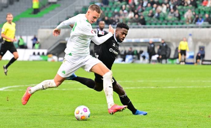 09 12 2023 Soccer Season 2023 2024 2 Soccer Bundesliga 16 Matchday SpVgg Greuther Fürth Kleeblatt 1 FC Magdeburg FCM Sportfoto Zink xwoxzix DFL regulations prohibit any use of photographs as image sequences and or quasi video only for editorial use Tim Lemperle 19, SpVgg Greuther Fürth scores goal Goal shot for 1 0 against Daniel Heber 15, 1 FC Magdeburg