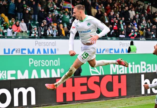 09 12 2023 Soccer Season 2023 2024 2 Soccer Bundesliga 16 Matchday SpVgg Greuther Fürth Kleeblatt 1 FC Magdeburg FCM Sportfoto Zink xwoxzix DFL regulations prohibit any use of photographs as image sequences and or quasi video only for editorial use Torjubel Jubel Freude nach Treffer Tor Torschuß zum 1 0 durch Tim Lemperle 19, SpVgg Greuther Fürth