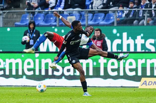 Stephan Ambrosius Hamburger SV, 35 , Ilyas Ansah SC Paderborn, 29 GER, Hamburger SV vs SC Paderborn 07, Football, 2 Bundesliga, Matchday 16, Season 2023 2024, 09 12 2023 DFL REGULATIONS PROHIBIT ANY USE OF PHOTOGRAPHS AS IMAGE SEQUENCES AND OR QUASI VIDEO GER, Hamburger SV vs SC Paderborn 07, Football, 2 Bundesliga, Matchday 16, Season 2023 2024, 09 12 2023 Hamburg Copyright: xEibner-Pressefoto MarcelxvonxFehrnx EP_MFN