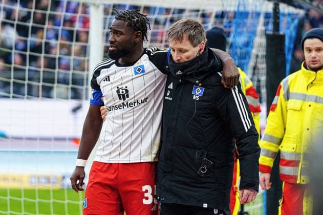 Injury Stephan Ambrosius Hamburger SV, 35 GER, Hamburger SV vs SC Paderborn 07, Football, 2 Bundesliga, Matchday 16, Season 2023 2024, 09 12 2023 DFL REGULATIONS PROHIBIT ANY USE OF PHOTOGRAPHS AS IMAGE SEQUENCES AND OR QUASI VIDEO GER, Hamburger SV vs SC Paderborn 07, Football, 2 Bundesliga, Matchday 16, Season 2023 2024, 09 12 2023 Hamburg Copyright: xEibner-Pressefoto MarcelxvonxFehrnx EP_MFN