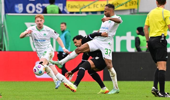 09 12 2023 Soccer Season 2023 2024 2 Soccer Bundesliga 16 Matchday SpVgg Greuther Fürth Kleeblatt 1 FC Magdeburg FCM Sportfoto Zink xwoxzix DFL regulations prohibit any use of photographs as image sequences and or quasi video only for editorial use Robert Wagner 22, SpVgg Greuther Fürth Xavier Amaechi 20, FC Magdeburg Julian Green 37, SpVgg Greuther Fürth
