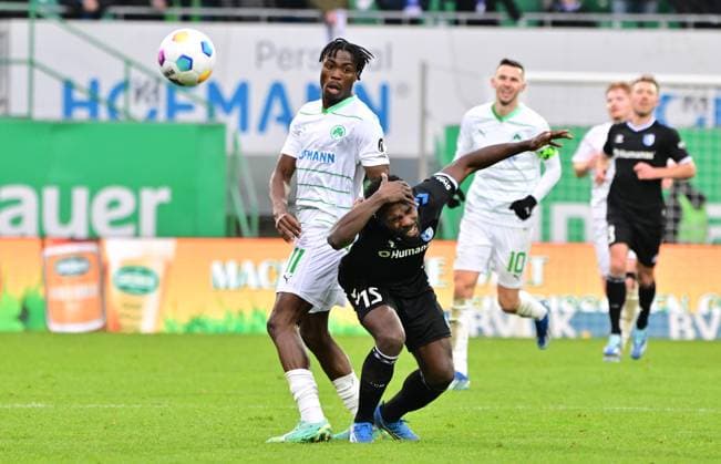09 12 2023 Soccer Season 2023 2024 2 Soccer Bundesliga 16 Matchday SpVgg Greuther Fürth Kleeblatt 1 FC Magdeburg FCM Sportfoto Zink xwoxzix DFL regulations prohibit any use of photographs as image sequences and or quasi video only for editorial use Dickson Abiama 11, SpVgg Greuther Fürth Daniel Heber 15, 1 FC Magdeburg