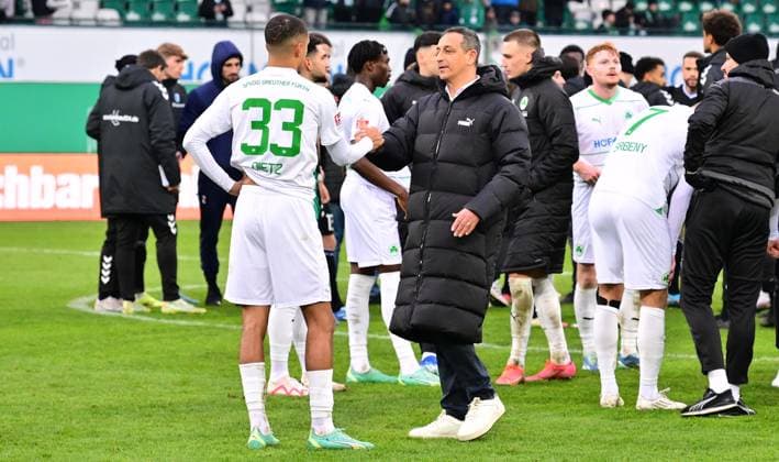 09 12 2023 Soccer Season 2023 2024 2 Soccer Bundesliga 16 Matchday SpVgg Greuther Fürth Kleeblatt 1 FC Magdeburg FCM Sportfoto Zink xwoxzix DFL regulations prohibit any use of photographs as image sequences and or quasi video only for editorial use Maximilian Solomon Dietz 33, SpVgg Greuther Fürth Rachid Azzouzi Sports Director Managing Director Sport SpVgg Greuther Fürth disappointed Disappointment after the end of the match