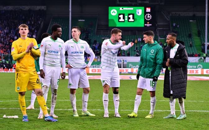 09 12 2023 Soccer Season 2023 2024 2 Soccer Bundesliga 16 Matchday SpVgg Greuther Fürth Kleeblatt 1 FC Magdeburg FCM Sportfoto Zink xwoxzix DFL regulations prohibit any use of photographs as image sequences and or quasi video only for editorial use Jonas Urbig 40, SpVgg Greuther Fürth Gideon Jung 23, SpVgg Greuther Fürth Damian Michalski 4, SpVgg Greuther Fürth Dennis Srbeny 7, SpVgg Greuther Fürth Marco Meyerhöfer Meyerhoefer 18, SpVgg Greuther Fürth Julian Green 37, SpVgg Greuther Fürth final result on scoreboard at the end of the match