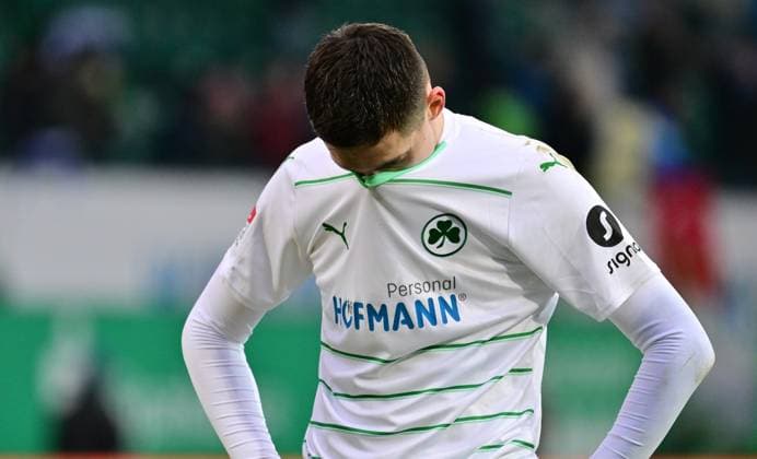 09 12 2023 Soccer season 2023 2024 2 Soccer Bundesliga 16 Matchday SpVgg Greuther Fürth Kleeblatt 1 FC Magdeburg FCM Sportfoto Zink MeZi xmexzix DFL regulations prohibit any use of photographs as image sequences and or quasi video only for editorial use Damian Michalski 4, SpVgg Greuther Fürth disappointed Disappointment after the end of the match