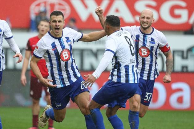 09 12 2023, xusrbx, Soccer 2 Bundesliga, 1 FC Kaiserslautern Hertha BSC Berlin emspor, v l Marc Oliver Kempf Herta BSC, 20 , Bilal Hussein Herta BSC, 8 , Toni Leistner Herta BSC, 37 , Goal celebration, for 1 2 in the 82nd minute of the match DFL DFB REGULATIONS PROHIBIT ANY USE OF PHOTOGRAPHS as IMAGE SEQUENCES and or QUASI VIDEO Kaiserslautern