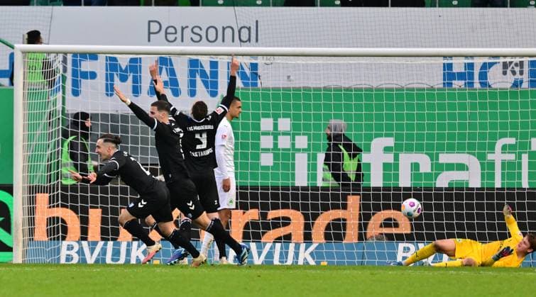 09 12 2023 Soccer Season 2023 2024 2 Soccer Bundesliga 16 Matchday SpVgg Greuther Fürth Kleeblatt 1 FC Magdeburg FCM Sportfoto Zink MeZi xmexzix DFL regulations prohibit any use of photographs as image sequences and or quasi video only for editorial use Mo Mohammed El Hankouri 11, FC Magdeburg, not in picture scored goal goal shot to 1 1 goal celebration jubilation joy Jonas Urbig 40, SpVgg Greuther Fürth beaten