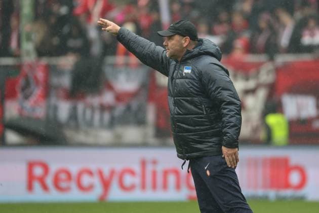 09 12 2023, xusrbx, Soccer 2 Bundesliga, 1 FC Kaiserslautern Hertha BSC Berlin emspor, Pal Dardai Trainer Herta BSC , DFL DFB REGULATIONS PROHIBIT ANY USE OF PHOTOGRAPHS as IMAGE SEQUENCES and or QUASI VIDEO Kaiserslautern