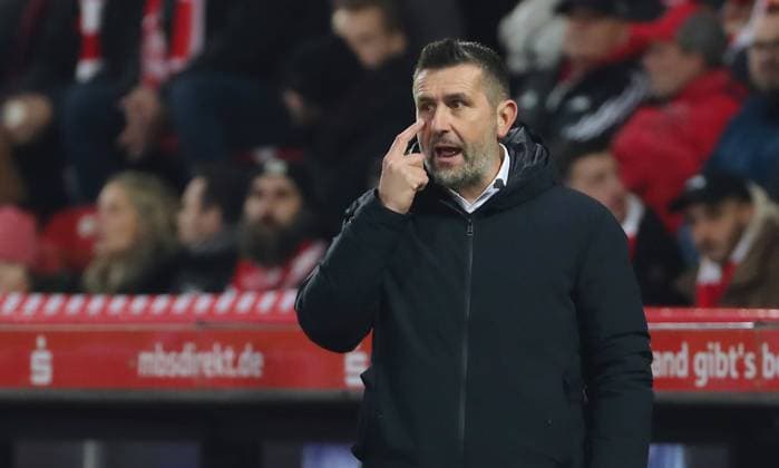 Coach Nenad Bjelica pointing, gesturing action upper body Sport Football Soccer Bundesliga Men DFL 14 Matchday Season 2023 2024 09 12 2023 1 FC Union Berlin FCU vs Borussia Mönchengladbach BMG DFL regulations prohibit any use of photographs as image sequences and or quasi video