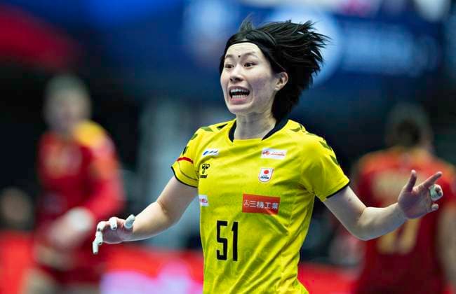 Yuki Yoshidome, 51 reacts during the IHF World Womens Handball Championship match between Romania and Japan in the main round group 3 at Jyske Bank Boxen in Herning Denmark Saturday Dec 9, 2023 , Herning Jylland Denmark  Copyright: HenningxBagger HenningxBaggerx spdk20231209-171152-L