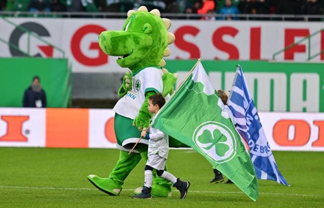 09 12 2023 Soccer Season 2023 2024 2 Soccer Bundesliga 16 Matchday SpVgg Greuther Fürth Kleeblatt 1 FC Magdeburg FCM Sportfoto Zink MeZi xmexzix DFL regulations prohibit any use of photographs as image sequences and or quasi video only for editorial use Dragon Eddy Mascot SpVgg Greuther Fürth