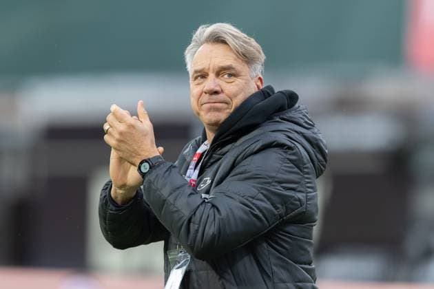 Germany, Spiesen Elversberg, 10 12 2023, Waldstadion Kaiserlinde, SV Elversberg vs FC Nürnberg 2 Bundesliga, 16 Matchday, Coach Horst Steffen SV 07 Elversberg looks on Spiesen Elversberg URSAPHARM Arena an der Kaiserlinde Saarland Germany eu-images-542