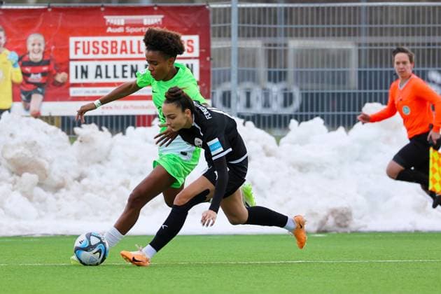Ingolstadt, Germany 10 September 2023 2 BL Women 2023 2024 FC Ingolstadt 04 vs VfL Wolfsburg II In the picture from left in the duel Sury Lamontara Charon VfL Wolfsburg II and Katharina Krist FC Ingolstadt 04 MTV Stadion Bayern Copyright: xFotostandx xSchaeferx