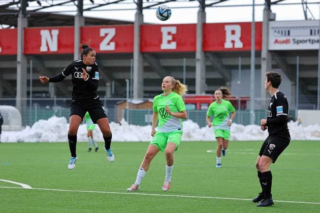 Ingolstadt, Germany 10 September 2023 2 BL Women 2023 2024 FC Ingolstadt 04 vs VfL Wolfsburg II In the picture from left in the duel Samantha Stiglmair FC Ingolstadt 04 , Chiara Silberstorff VfL Wolfsburg II and Anna Petz FC Ingolstadt 04 MTV Stadion Bayern Copyright: xFotostandx xSchaeferx