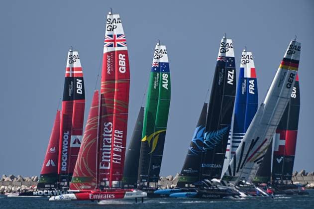 Sport Themen der Woche KW49 Sport Bilder des Tages December 10, 2023, New Delhi, Delhi, India: Sailors take part on the second day of the SailGP, in Dubai, United Arab Emirates on December 10, 2023. The New Zealand team won the final race of SailGP in Dubai. New Delhi India - ZUMAj168 20231210_zip_j168_001 Copyright: xKabirxJhangianix