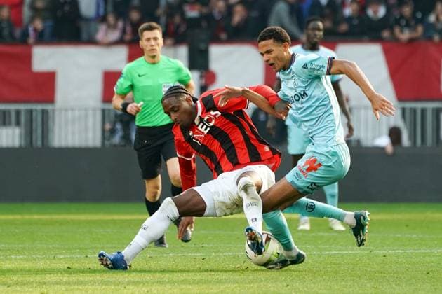Pablo Rosario (OGC Nice) - Michael Richardson (Stade de Reims) FOOTBALL : OGC Nice vs Stade de Reims - Ligue 1 Uber Eats - Nice - 10 12 2023 NorbertScanella Panoramic 