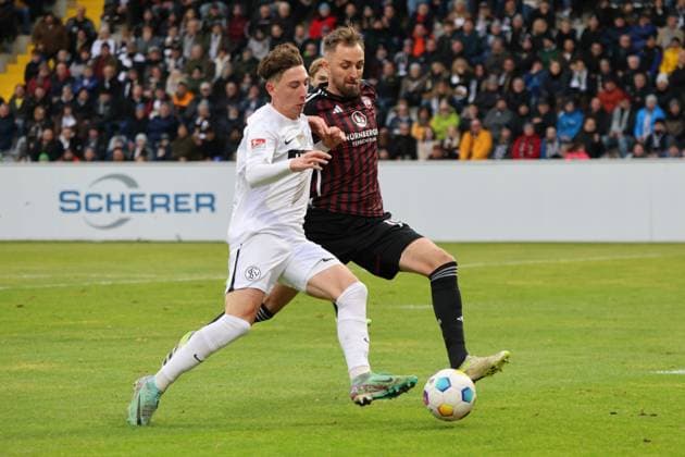 10 12 2023, Football, Men, 2 Bundesliga, Season 2023 2024, SV 07 Elversberg 1 FC Nürnberg, Jannik Rochelt SV 07 Elversberg , Florian Hübner 1 FC Nürnberg Elversberg Ursapharm Arena an der Kaiserlinde Saarland Germany EN