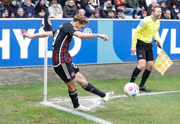 10 12 2023 Soccer Season 2023 2024 2 Soccer Bundesliga 16 Matchday SV Elversberg 1 FC Nürnberg FCN Club Sportfoto Zink DaMa xdaxmax DFL regulations prohibit any use of photographs as image sequences and or quasi video only for editorial use Tim Handwerker 29, 1 FC Nürnberg FCN with corner kick
