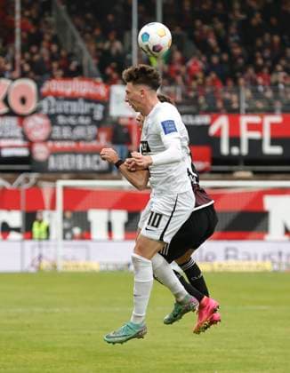 10 12 2023 Soccer season 2023 2024 2 Soccer Bundesliga 16 Matchday SV Elversberg 1 FC Nürnberg FCN Club Sportfoto Zink DaMa xdaxmax DFL regulations prohibit any use of photographs as image sequences and or quasi video only for editorial use Jannik Rochelt 10, SV Elversberg Benjamin Goller 14, 1 FC Nürnberg FCN