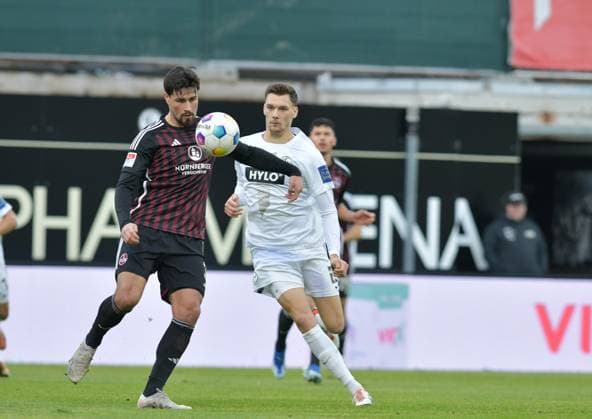 Soccer 2 Bundesliga Season 2023 24 25 11 2023 Ursapharm Arena SV Elversberg elv 1 FC Nürnberg fcn Ahmet GUERLEYEN 1 FC Nürnberg , li Paul STOCK SV Elversberg Soccer 2 Bundesliga SV Elversberg