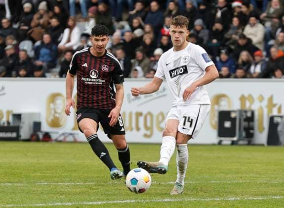 10 12 2023 Soccer season 2023 2024 2 Soccer Bundesliga 16 Matchday SV Elversberg 1 FC Nürnberg FCN Club Sportfoto Zink DaMa xdaxmax DFL regulations prohibit any use of photographs as image sequences and or quasi video only for editorial use Taylan Duman 8, 1 FC Nürnberg FCN Robin Fellhauer 14, SV Elversberg